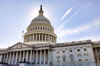 Congressmen ask SEC to eliminate rule that prevents banks from holding bitcoin