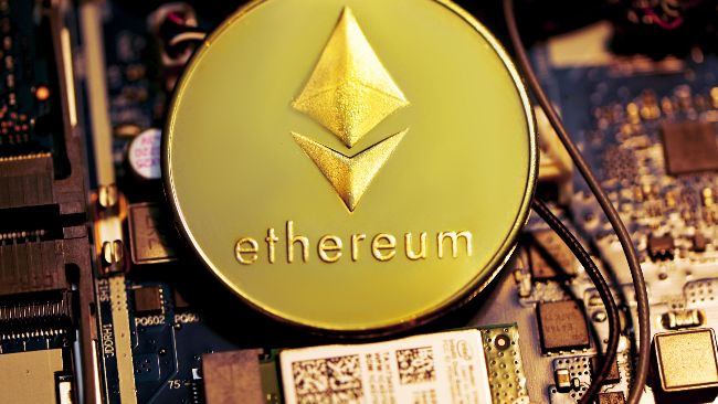 Ethereum Price Takes a Plunge: Can Bulls Step In?