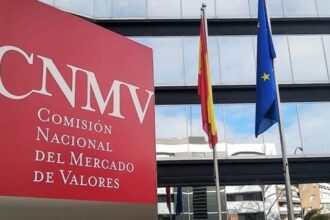 La CNMV aclaró que no son el ente que regula a los exchanges de bitcoin. Fuente: Diario Información.