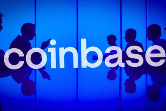 Coinbase strengthens ties to Washington with Trump campaign manager, ex-senator on advisory board