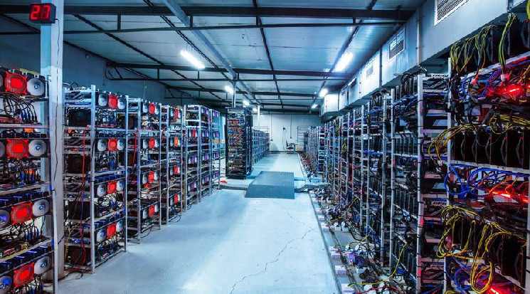 This Wall Street Bitcoin Miner Just Hoarded $1.65 Billion in BTC