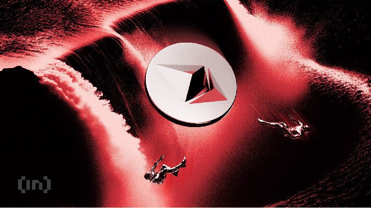 Ethereum (ETH) Underperforms All Top 5 Major Cryptos in Brutal 2025 Downtrend