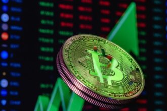 Analysis Company Shares Its Price Prediction for Bitcoin (BTC) This Weekend and Issues a Warning