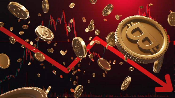 Will Bitcoin Crash to $70,000? BTC Price Signals Flash Warning
