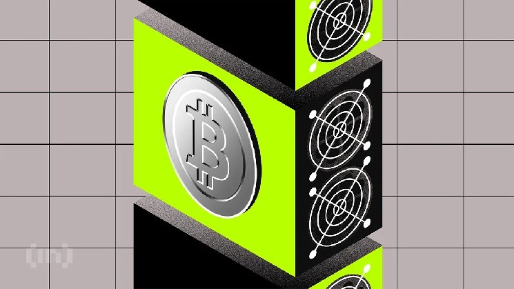 Hashrate Sinks to 8-Month Low—Golden Entry or Looming Risk for Bitcoin Miners?