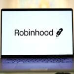 robinhood logo on screen