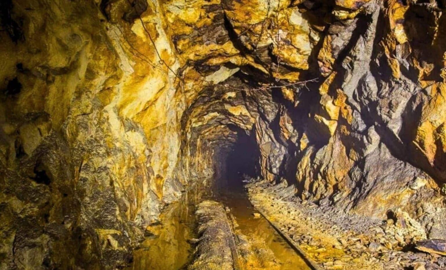 Huge Gold Deposit in China Adds Weight to BRICS Strategy