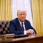 donald trump white house desk