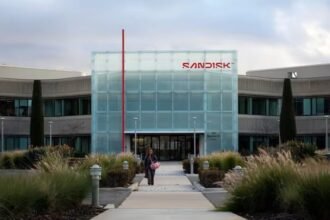 Goldman Sachs Backs SanDisk, While Mizuho Lowers Price Target After Earnings