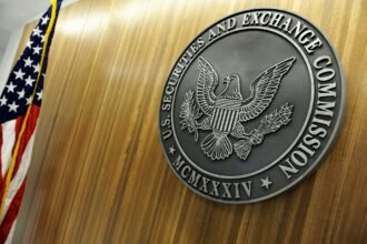 US Banks Address Crypto Stablecoin Risks and Market Volatility
