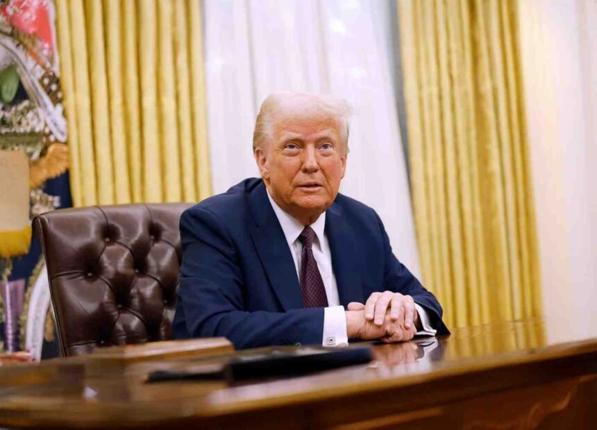 donald trump white house desk